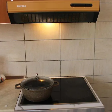 Bledi's Cozy In New Blvd Apartment *