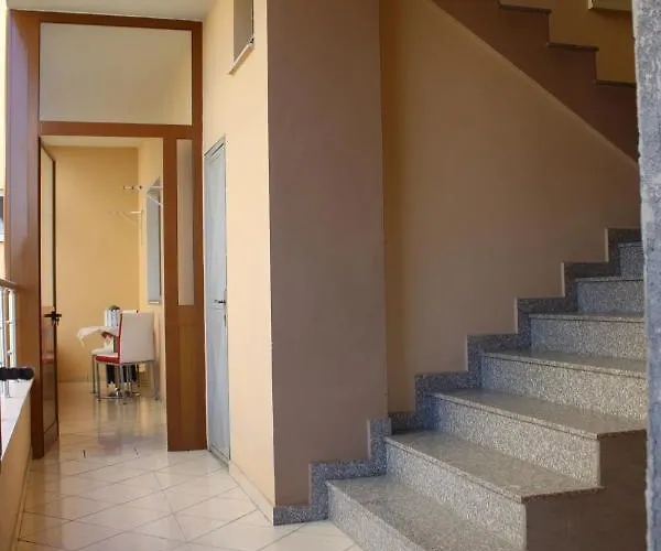 Bledi's Cozy In New Blvd